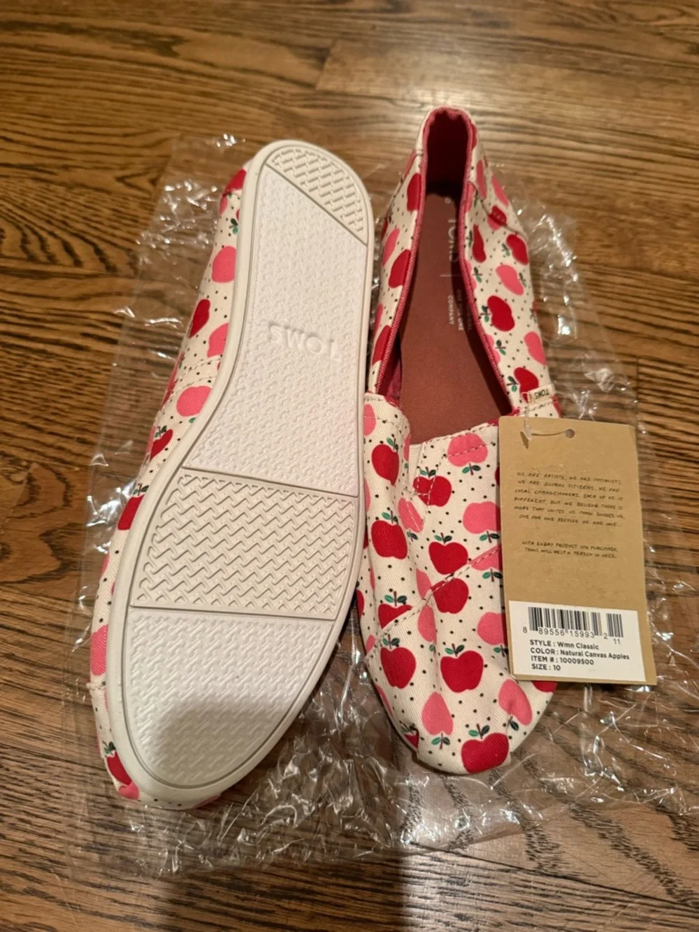 TOMS Cream Slip-On Sneakers with Red and Pink Apple Print - Picture 4 of 6
